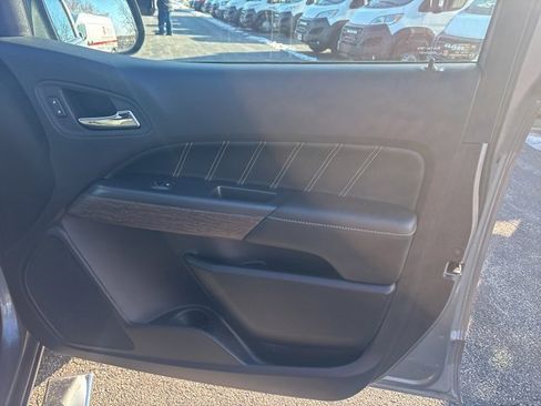 Used 2022 GMC Canyon Denali image 14