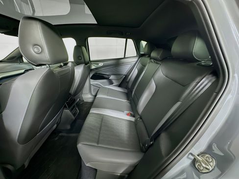 Used 2023 Volkswagen ID.4 Pro S Plus image 29