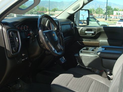 Used 2022 Chevrolet Silverado 3500 LT w/ Convenience Package AWD/4WD image 7
