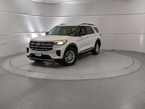 New 2025 Ford Explorer Active image 6