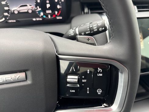 New 2025 Land Rover Discovery Sport S image 21