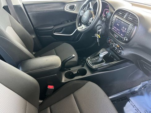 Certified 2023 Kia Soul LX w/ LX Technology Package FWD image 15