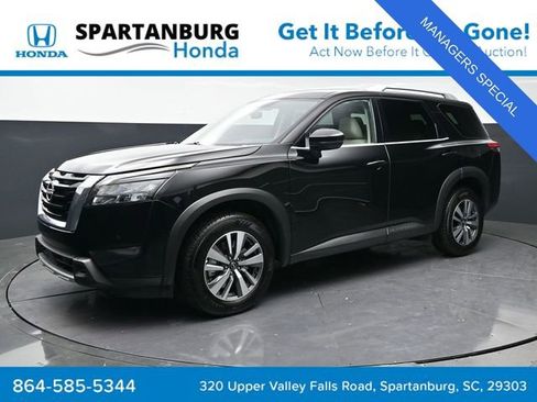 Used 2025 Nissan Pathfinder SL FWD image 1