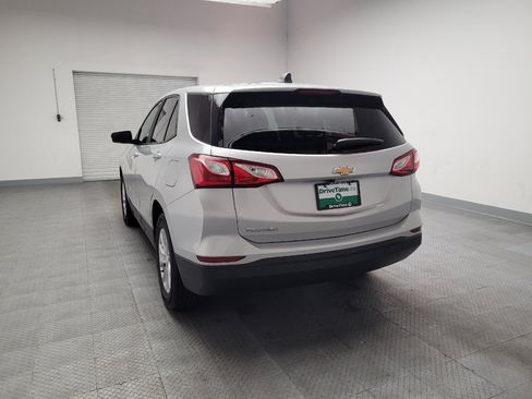 Used 2021 Chevrolet Equinox LS FWD image 6