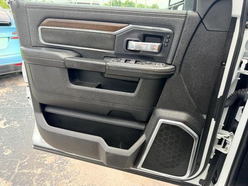 Used 2023 RAM 2500 Laramie AWD/4WD image 16