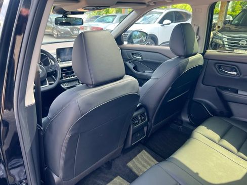 Certified 2023 Nissan Rogue SV w/ SV Premium B Package AWD/4WD image 10