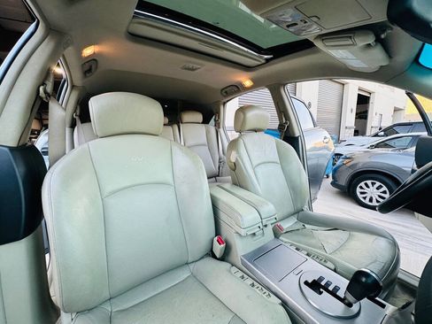 Used 2004 INFINITI FX35 2WD w/ Technology Pkg image 23