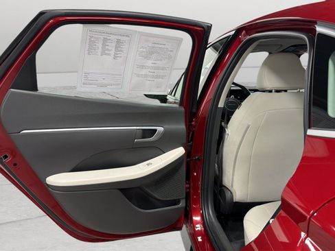 Used 2025 Hyundai Sonata SEL FWD image 32