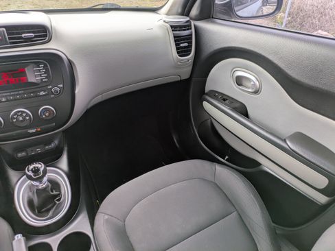 Used 2015 Kia Soul FWD image 15