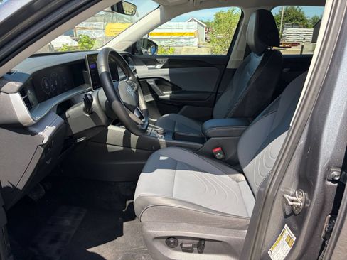 Used 2026 Volkswagen Tiguan SE FWD image 24