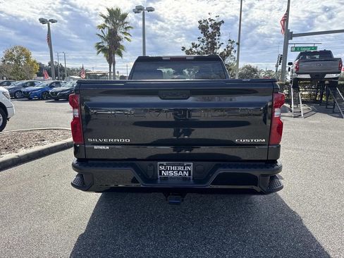 Used 2025 Chevrolet Silverado 1500 Custom image 5