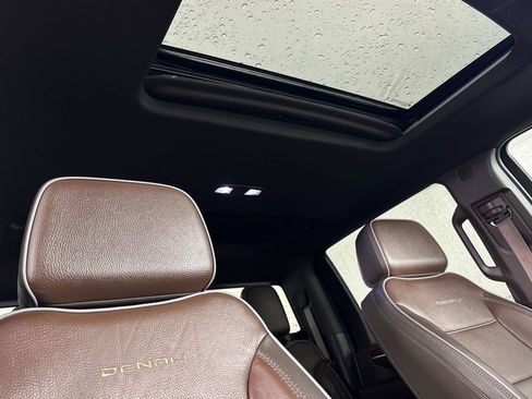 Used 2024 GMC Sierra 3500 Denali w/ Denali Reserve Package image 17