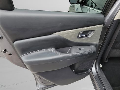 Used 2017 Nissan Murano SV w/ Premium Plus Package image 24