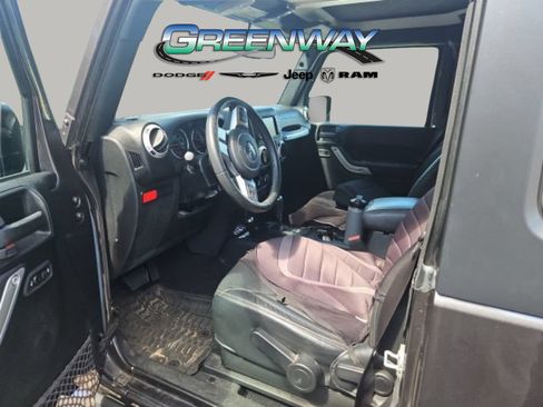 Used 2017 Jeep Wrangler Rubicon AWD/4WD image 12