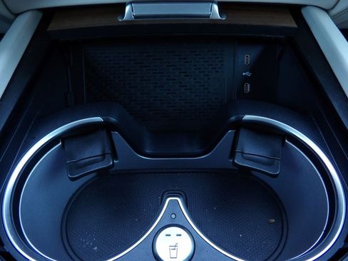 Used 2025 Mercedes-Benz GLS 63 AMG 4MATIC image 29