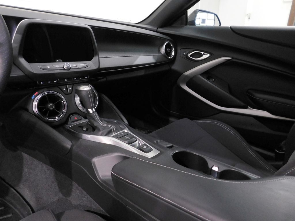 Used 2018 Chevrolet Camaro SS RWD image 55