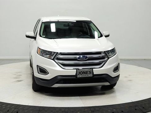 Used 2017 Ford Edge Titanium w/ Technology Package FWD image 3