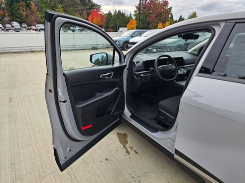 New 2026 Kia Sportage S image 18