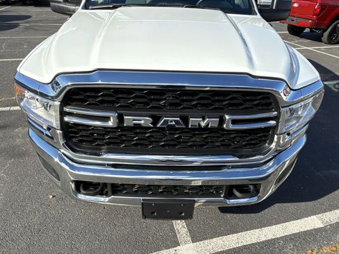 Used 2024 RAM 2500 Tradesman w/ Chrome Appearance Group image 39
