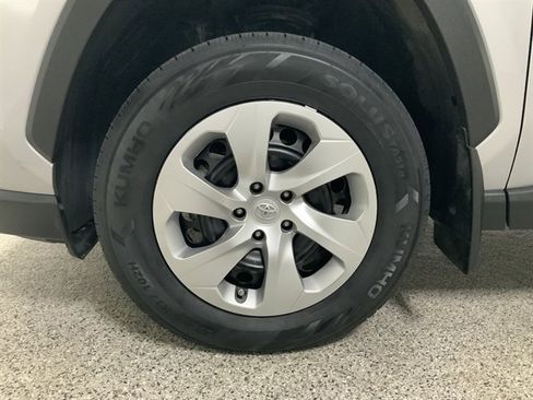 Used 2023 Toyota RAV4 LE image 10