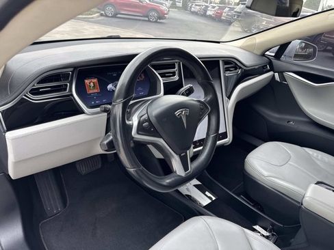 Used 2013 Tesla Model S Base image 14
