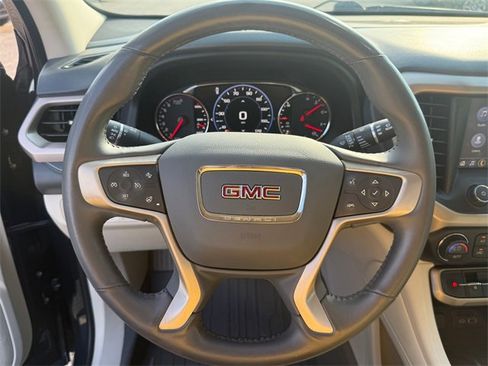 Used 2021 GMC Acadia Denali w/ Denali Technology Package image 16