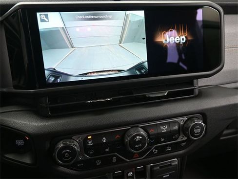 New 2025 Jeep Gladiator Sport image 35