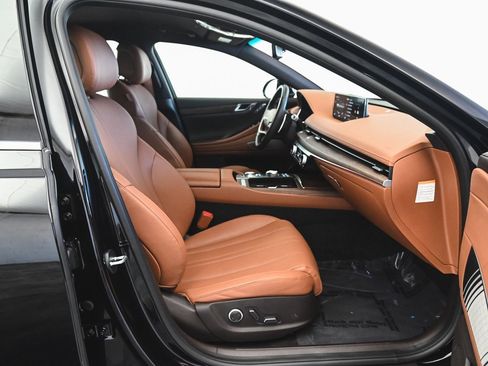 Used 2024 Genesis G80 image 33