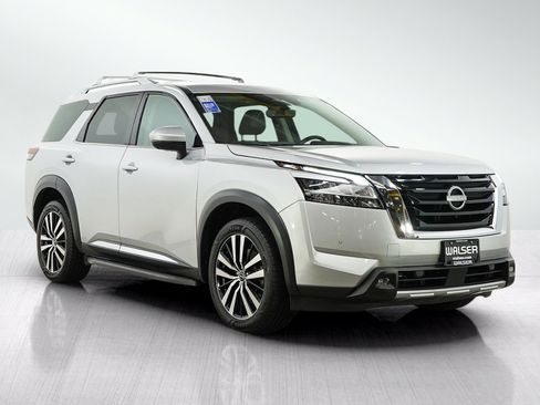 Used 2023 Nissan Pathfinder Platinum w/ Cargo Package AWD/4WD image 7