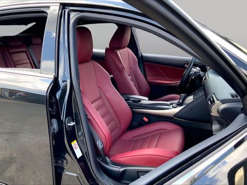 Used 2019 Lexus IS 300 F Sport w/ F Sport Package RWD image 9