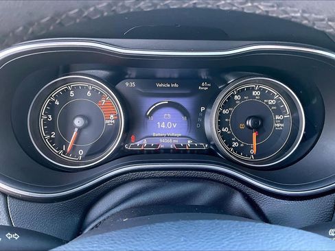 Used 2022 Jeep Cherokee Limited image 27