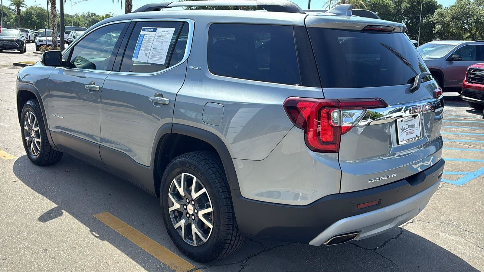 Certified 2023 GMC Acadia SLE w/ Driver Convenience Package FWD image 5