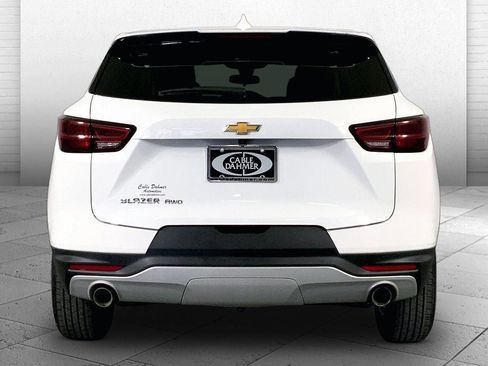 Used 2025 Chevrolet Blazer LT image 3