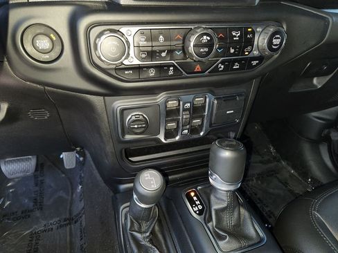Used 2021 Jeep Wrangler Unlimited Sahara image 20
