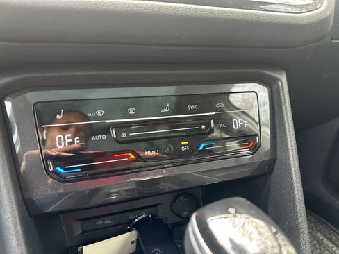 Certified 2022 Volkswagen Tiguan SE AWD/4WD image 11