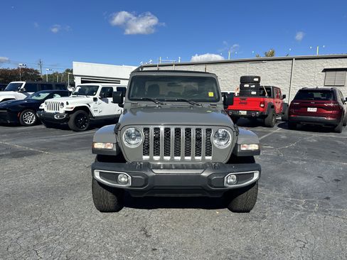 Used 2020 Jeep Gladiator Overland w/ Trailer Tow Package image 4