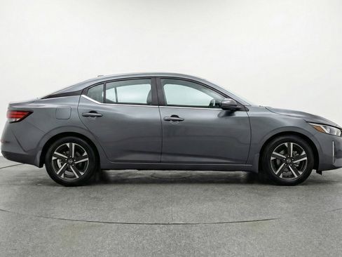 Used 2025 Nissan Sentra SV FWD image 11