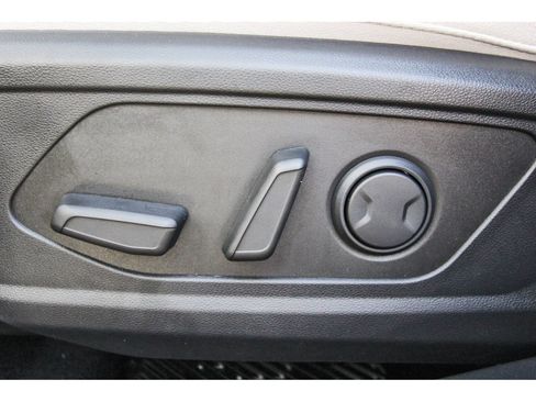 Certified 2025 Hyundai Tucson Limited AWD/4WD image 29