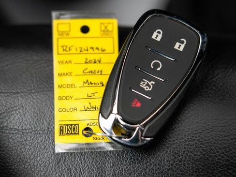 Used 2024 Chevrolet Malibu LT image 34