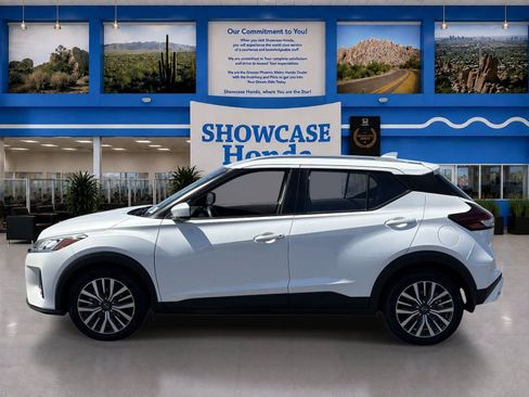 Used 2022 Nissan Kicks SV FWD image 4