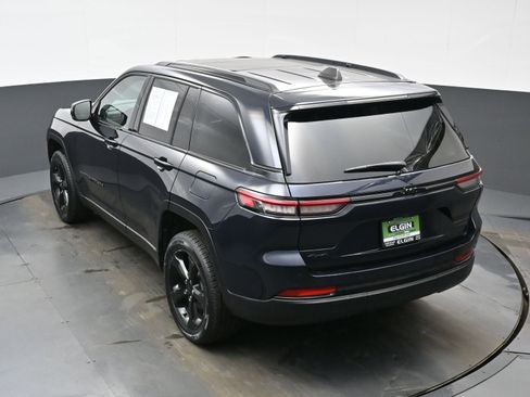 Used 2024 Jeep Grand Cherokee Limited w/ Black Appearance Package image 36