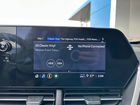 Used 2025 Chevrolet Trax RS FWD image 13