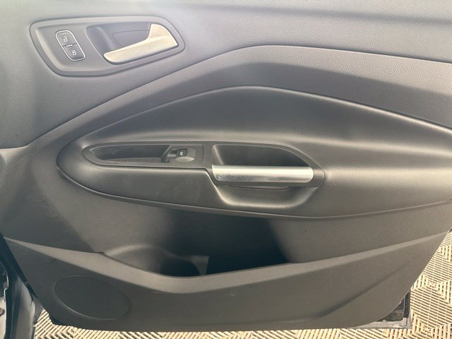 Used 2018 Ford Escape SE w/ Ford Safe & Smart Package FWD image 19