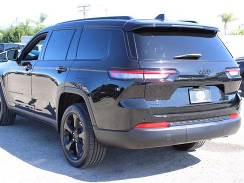 Used 2025 Jeep Grand Cherokee L Altitude AWD/4WD image 3