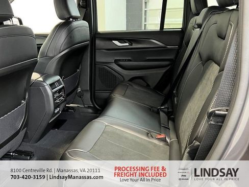 New 2025 Jeep Grand Cherokee Altitude AWD/4WD image 21
