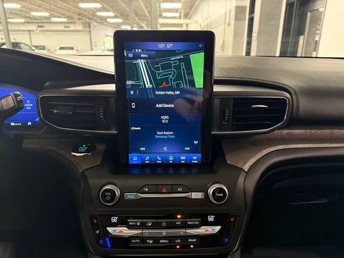 Used 2020 Ford Explorer Platinum w/ Premium Technology Package AWD/4WD image 13