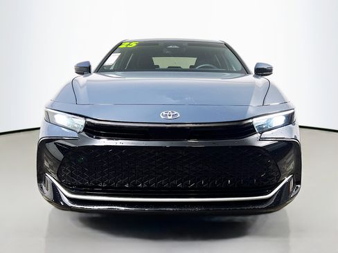 Used 2025 Toyota Crown XLE image 11