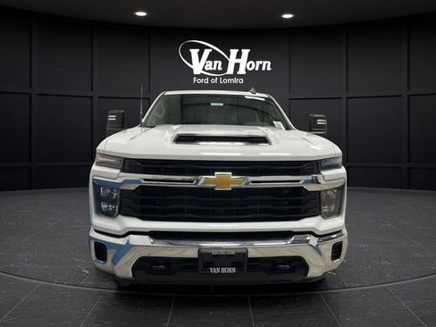 Used 2024 Chevrolet Silverado 2500 LT AWD/4WD image 8