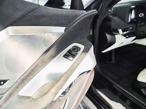 Used 2023 Chevrolet Corvette Z06 RWD image 16