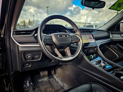 Certified 2022 Jeep Grand Cherokee L Limited image 16